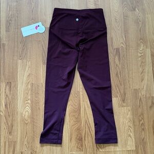 Yogalicious Cinnamon Cherry Leggings - XS
Capri Length